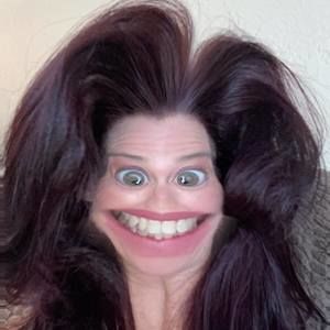 Meet your Posher, Carolyn